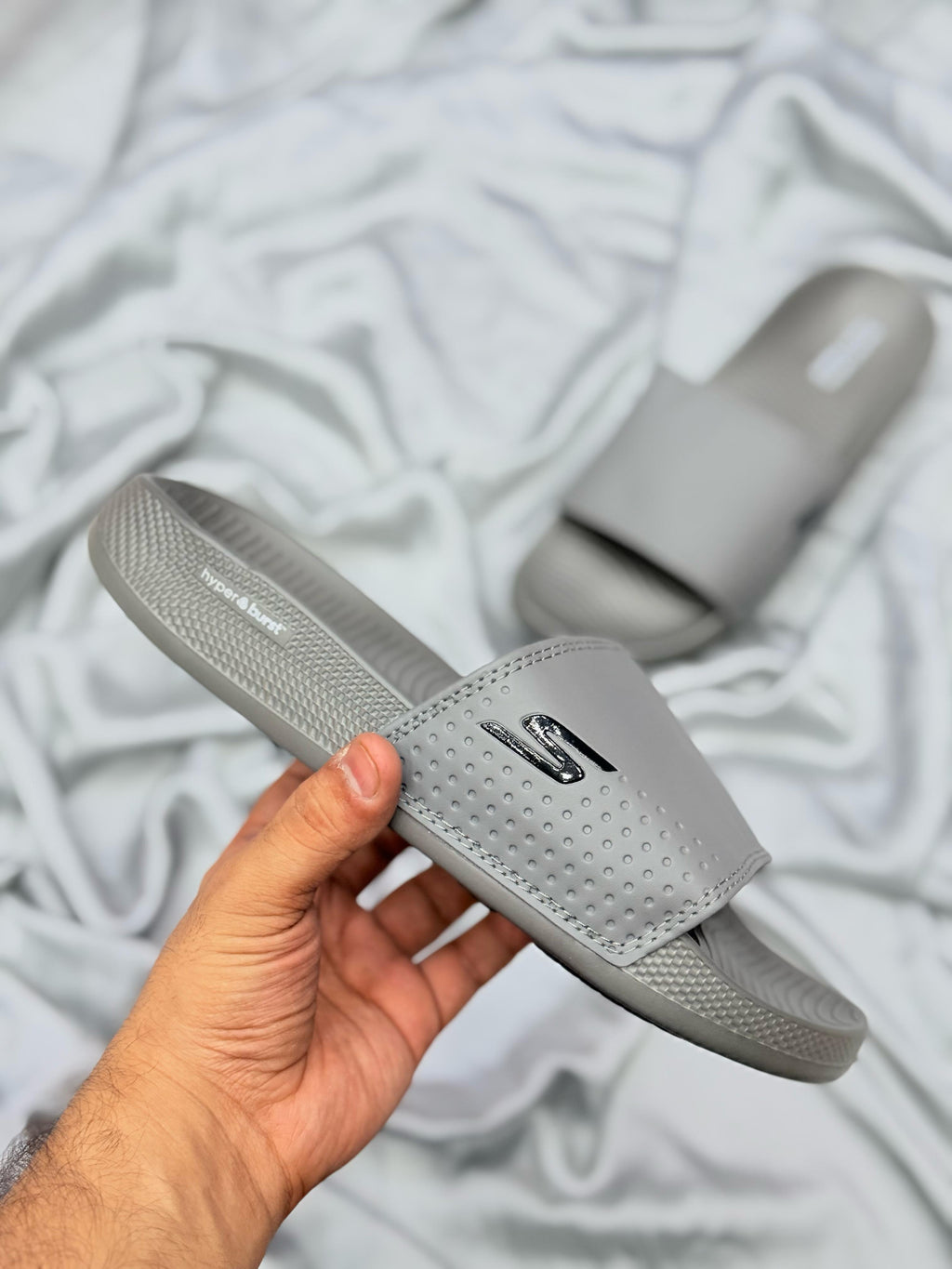Skechers Premium Comfort Slides – Gray Vibe