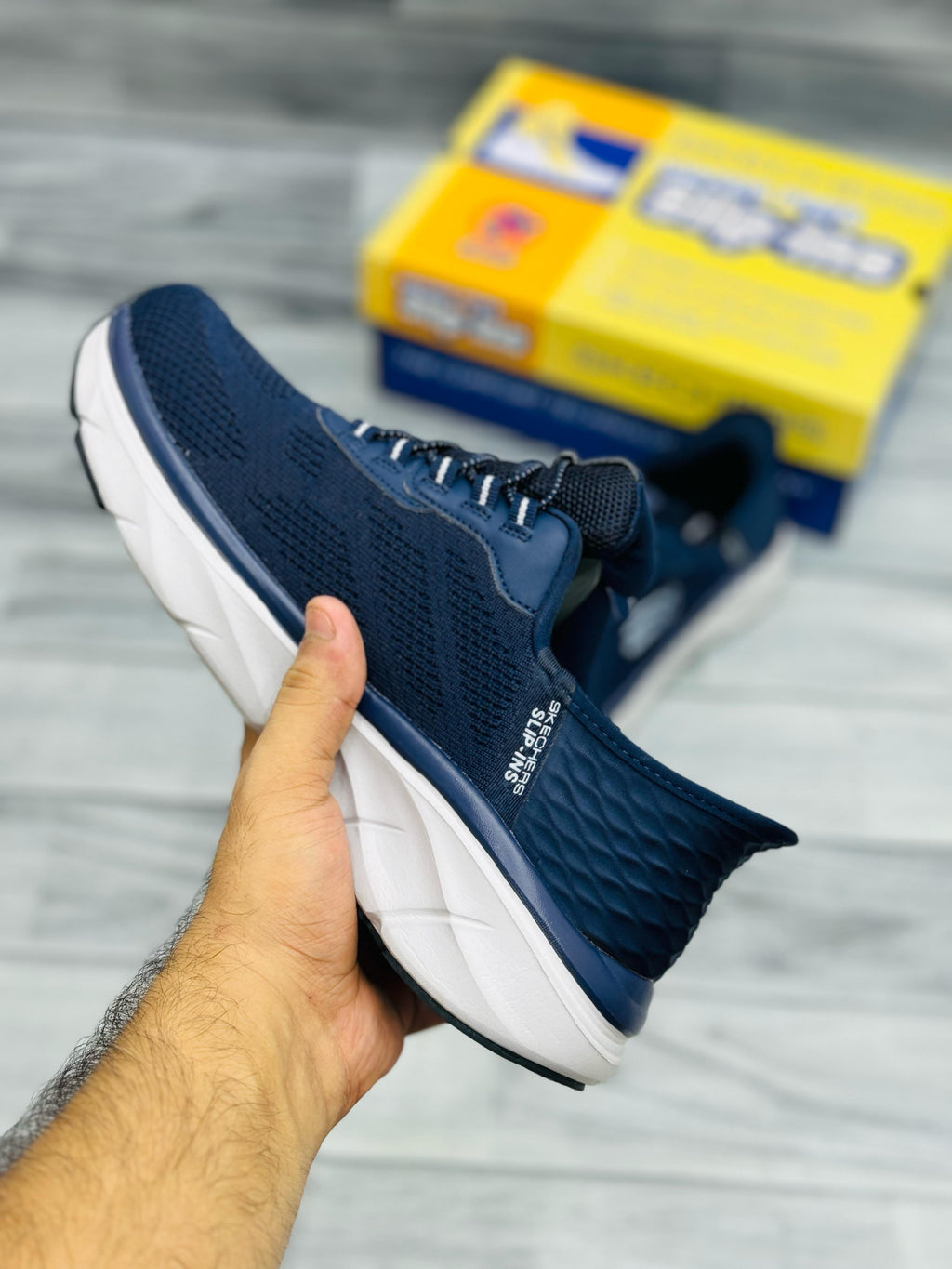 Skechers D’Lux Walker – Ultra Comfortable Walking Shoes
