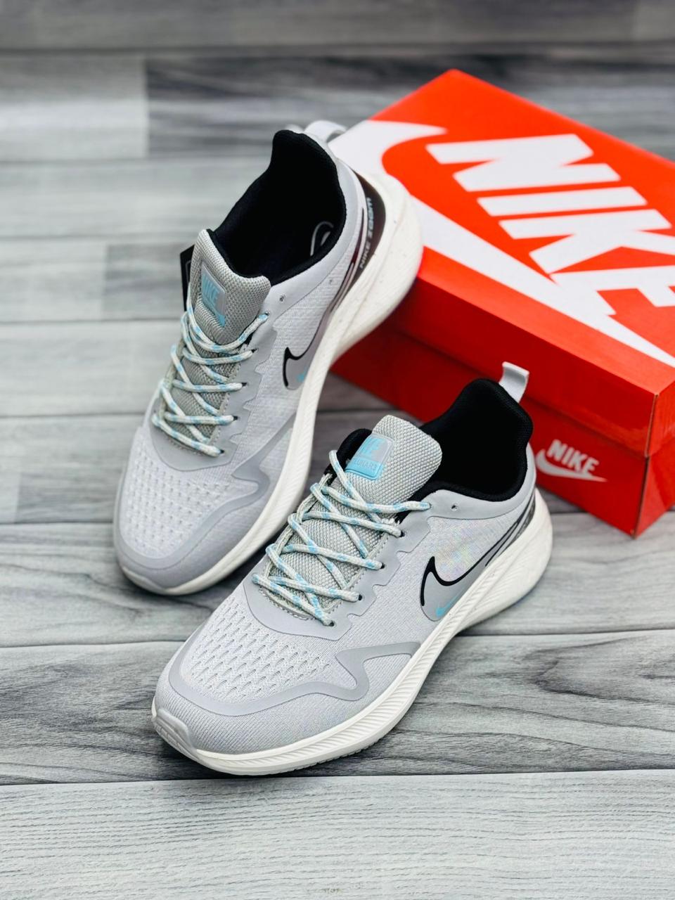 Nike Zoom Running Sneakers – Ultimate Comfort & Performance