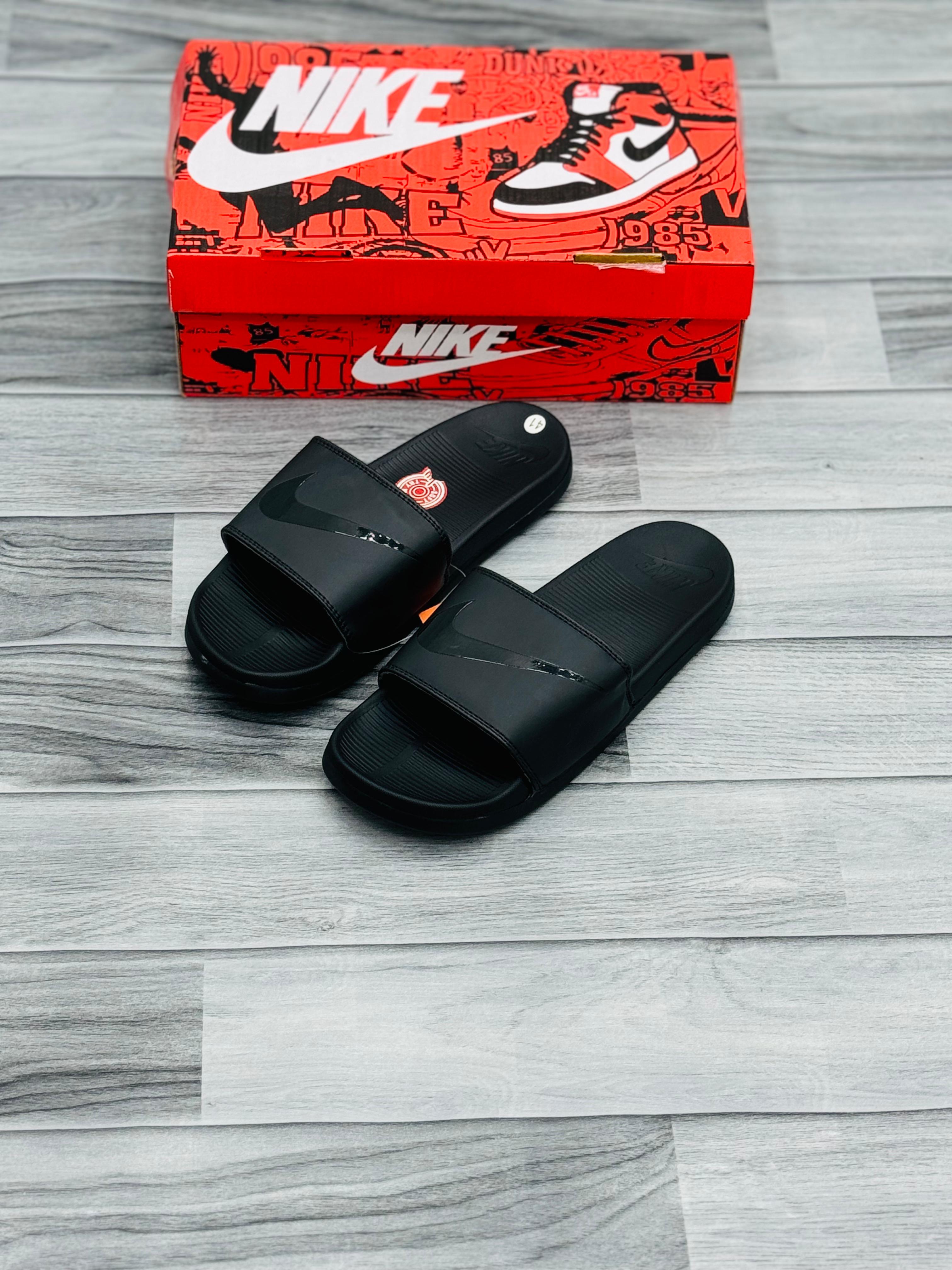 Nike Benassi Swoosh Slides – Black & White