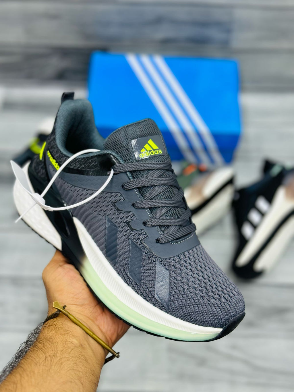 Premium & Stylish Running Shoes – Lightweight & Breathable