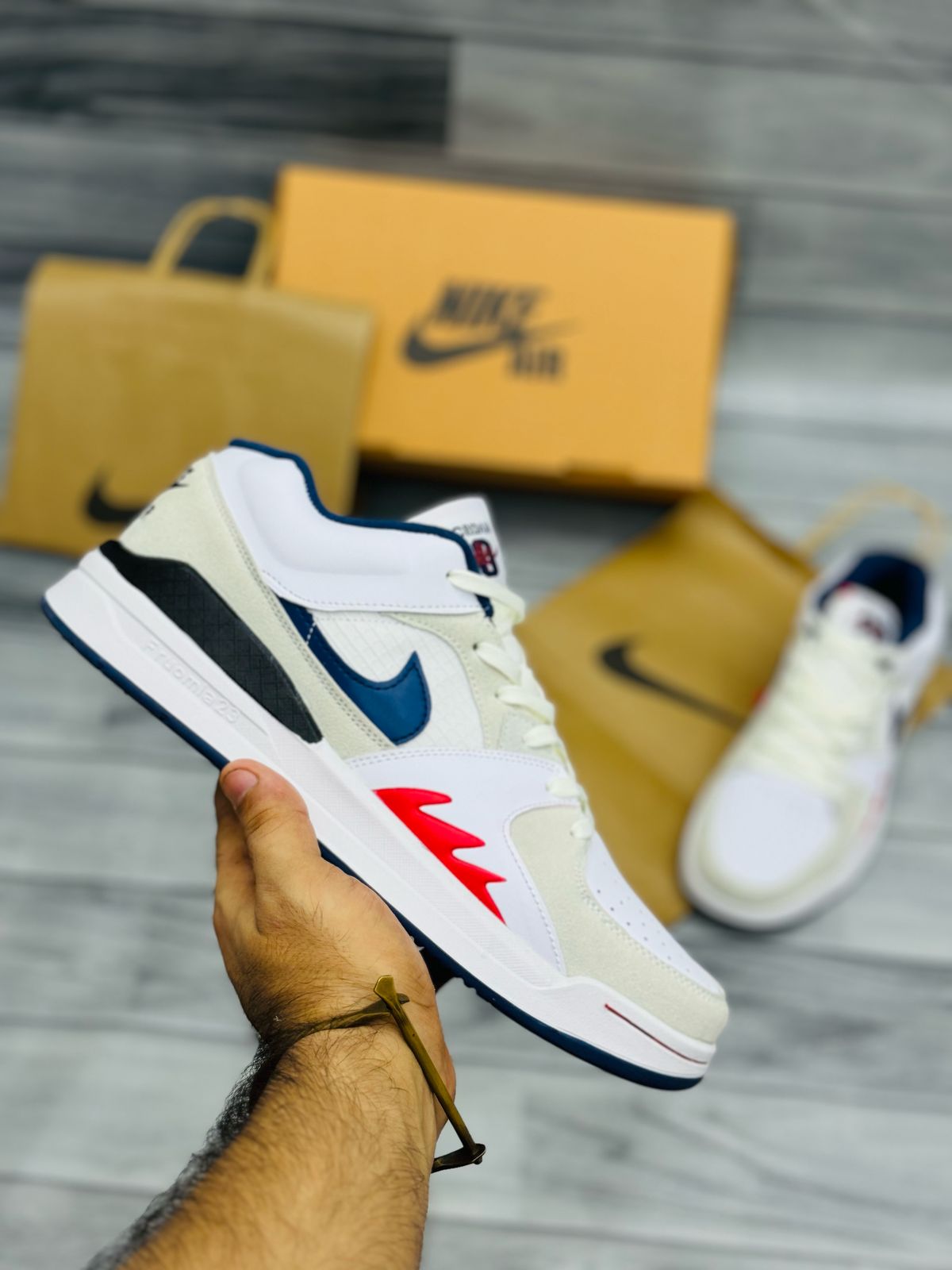 Air Jordan 1 Low SE - White/Navy/Red