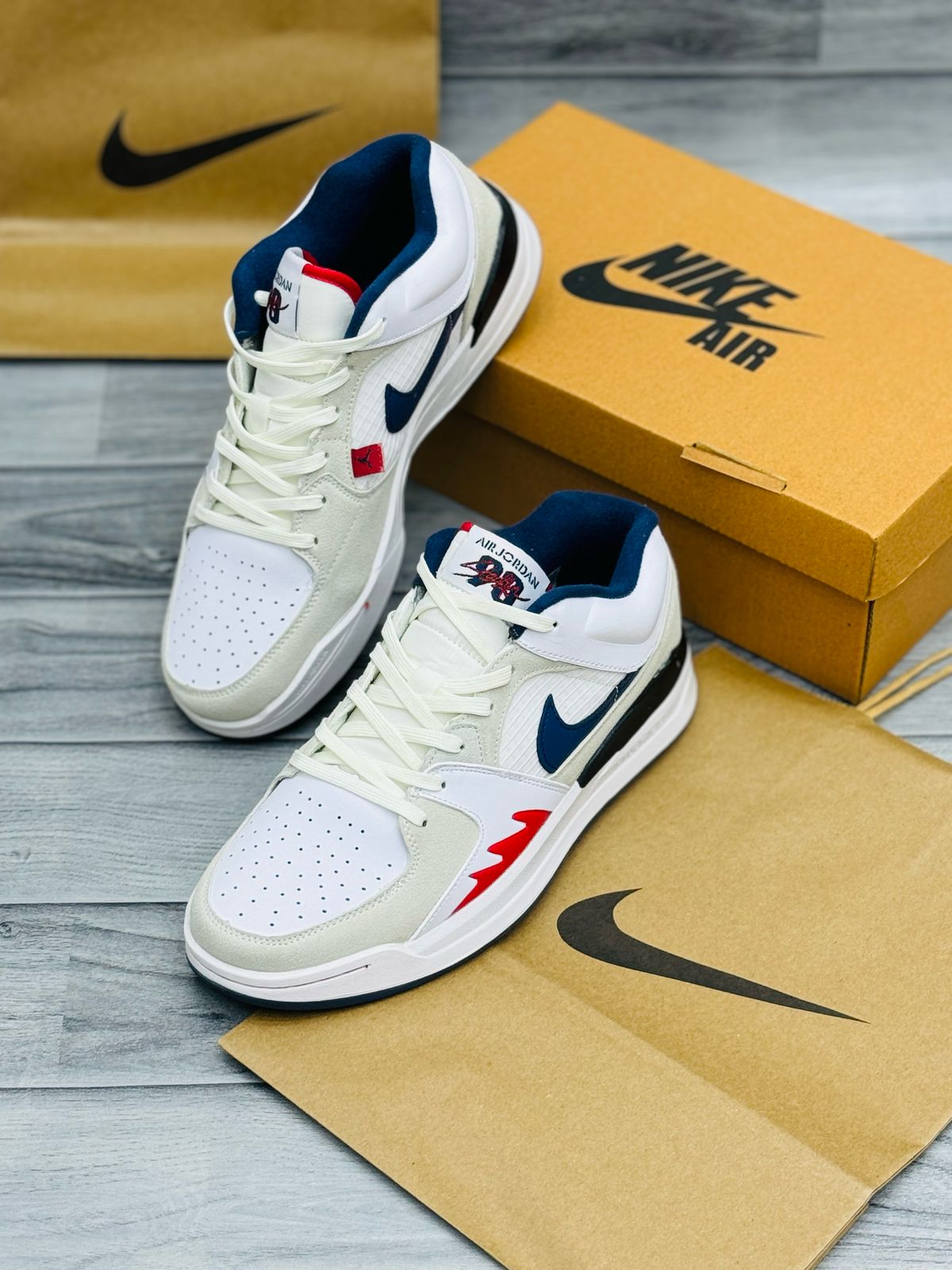 Air Jordan 1 Low SE - White/Navy/Red
