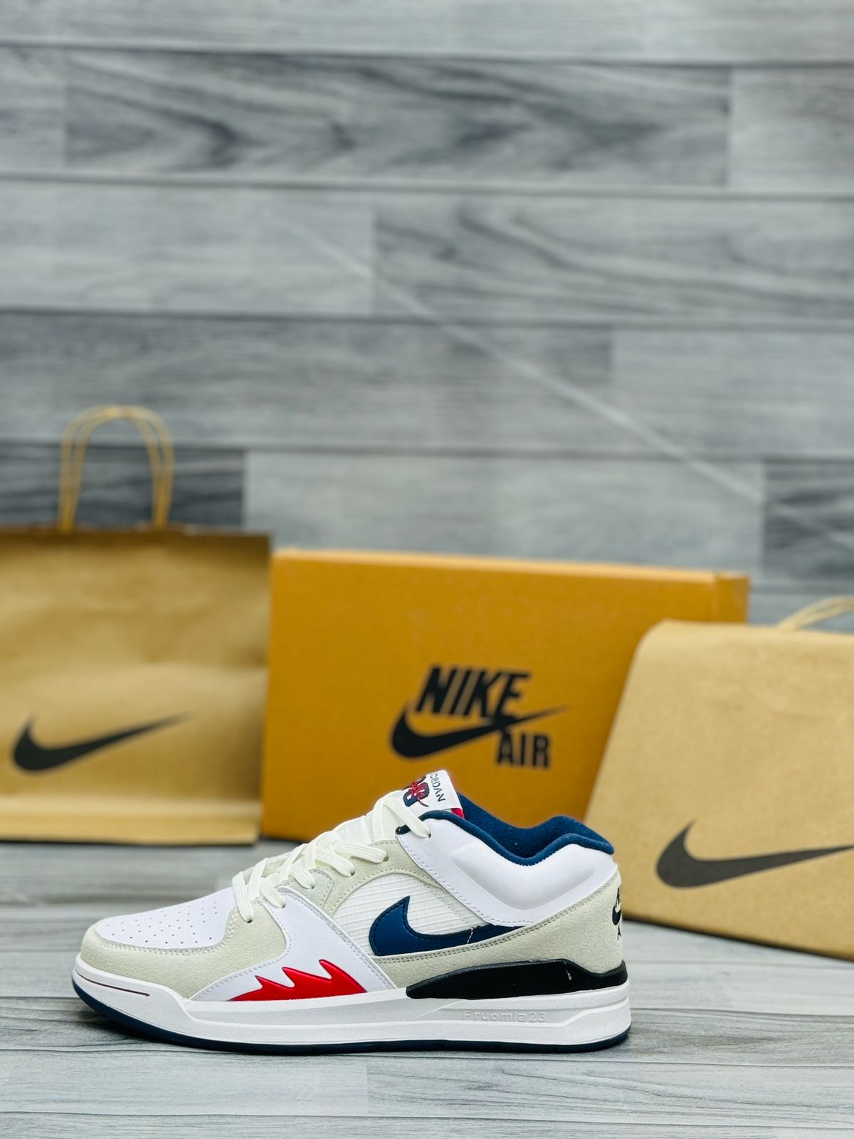 Air Jordan 1 Low SE - White/Navy/Red