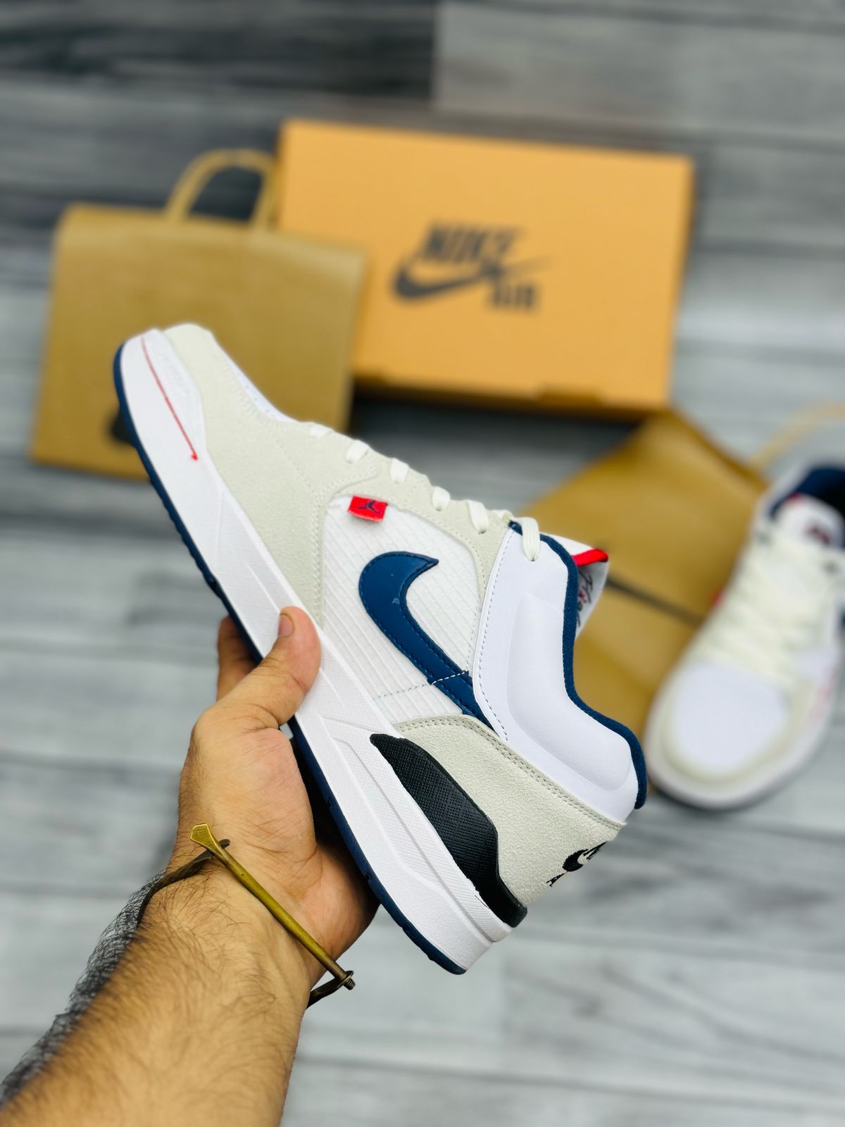 Air Jordan 1 Low SE - White/Navy/Red
