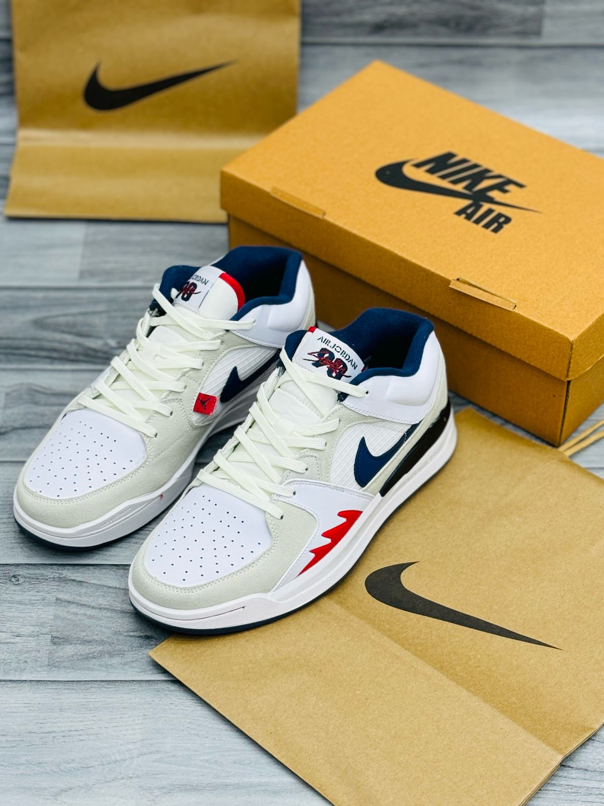 Air Jordan 1 Low SE - White/Navy/Red
