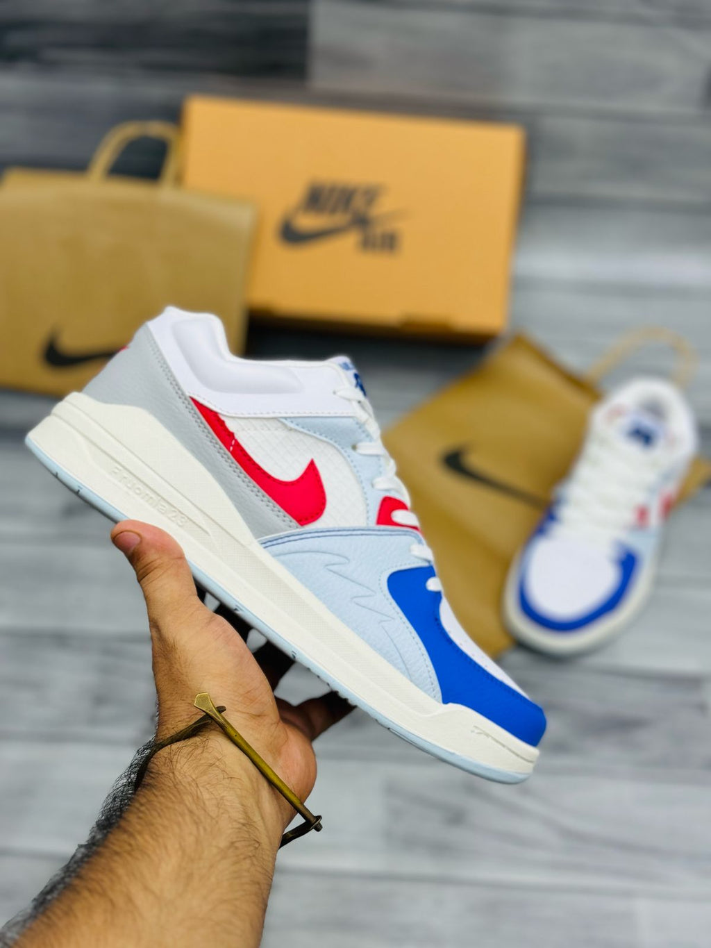 Air Jordan 1 Low SE - White/Navy/Red