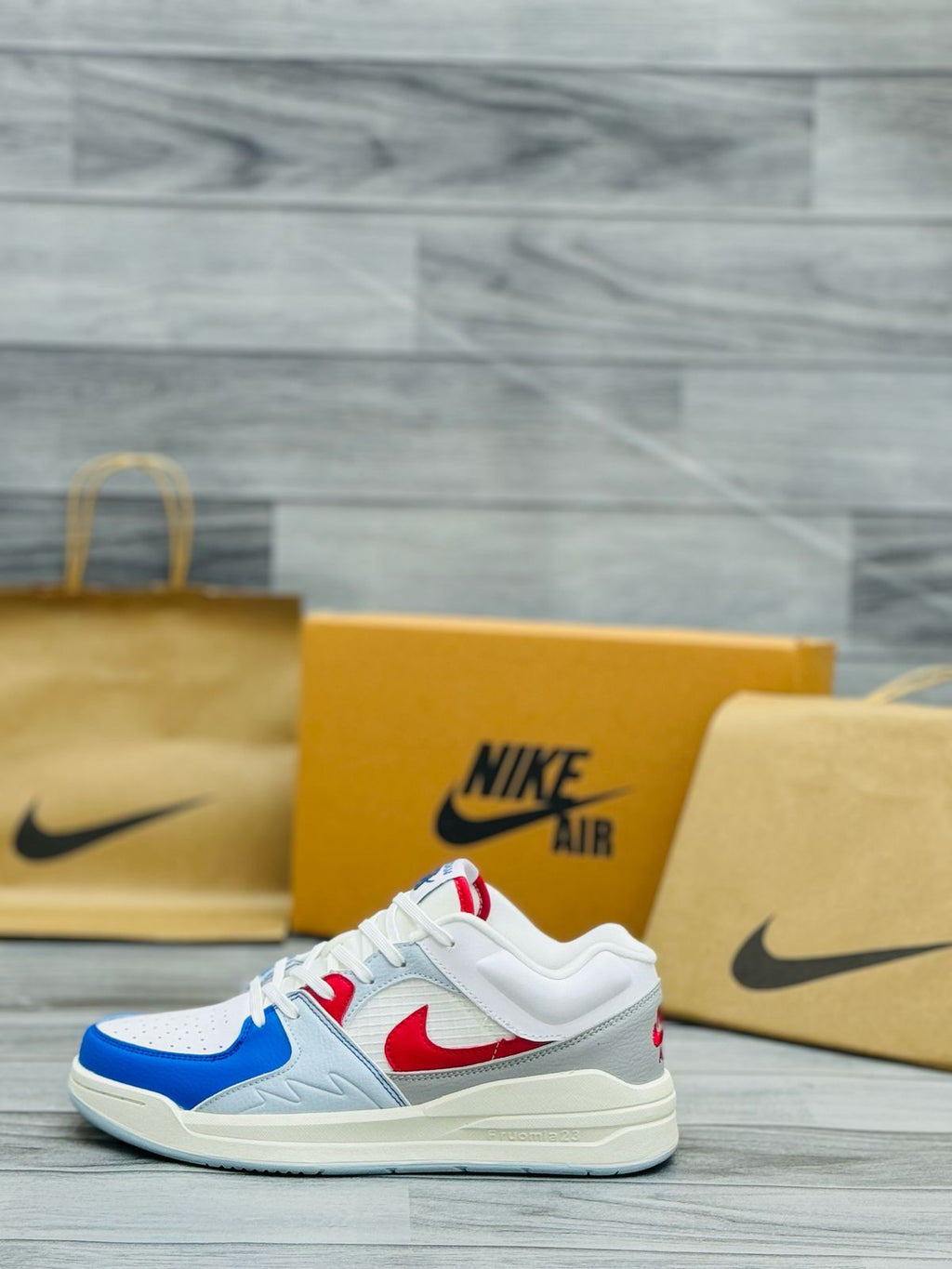 Air Jordan 1 Low SE - White/Navy/Red