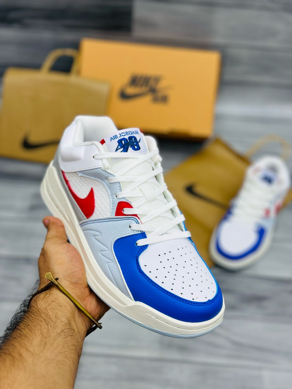 Air Jordan 1 Low SE - White/Navy/Red