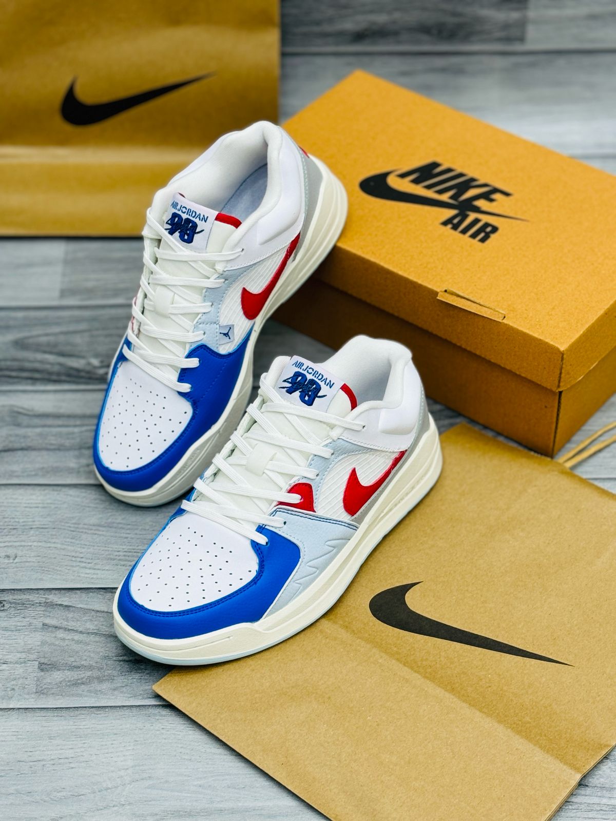 Air Jordan 1 Low SE - White/Navy/Red