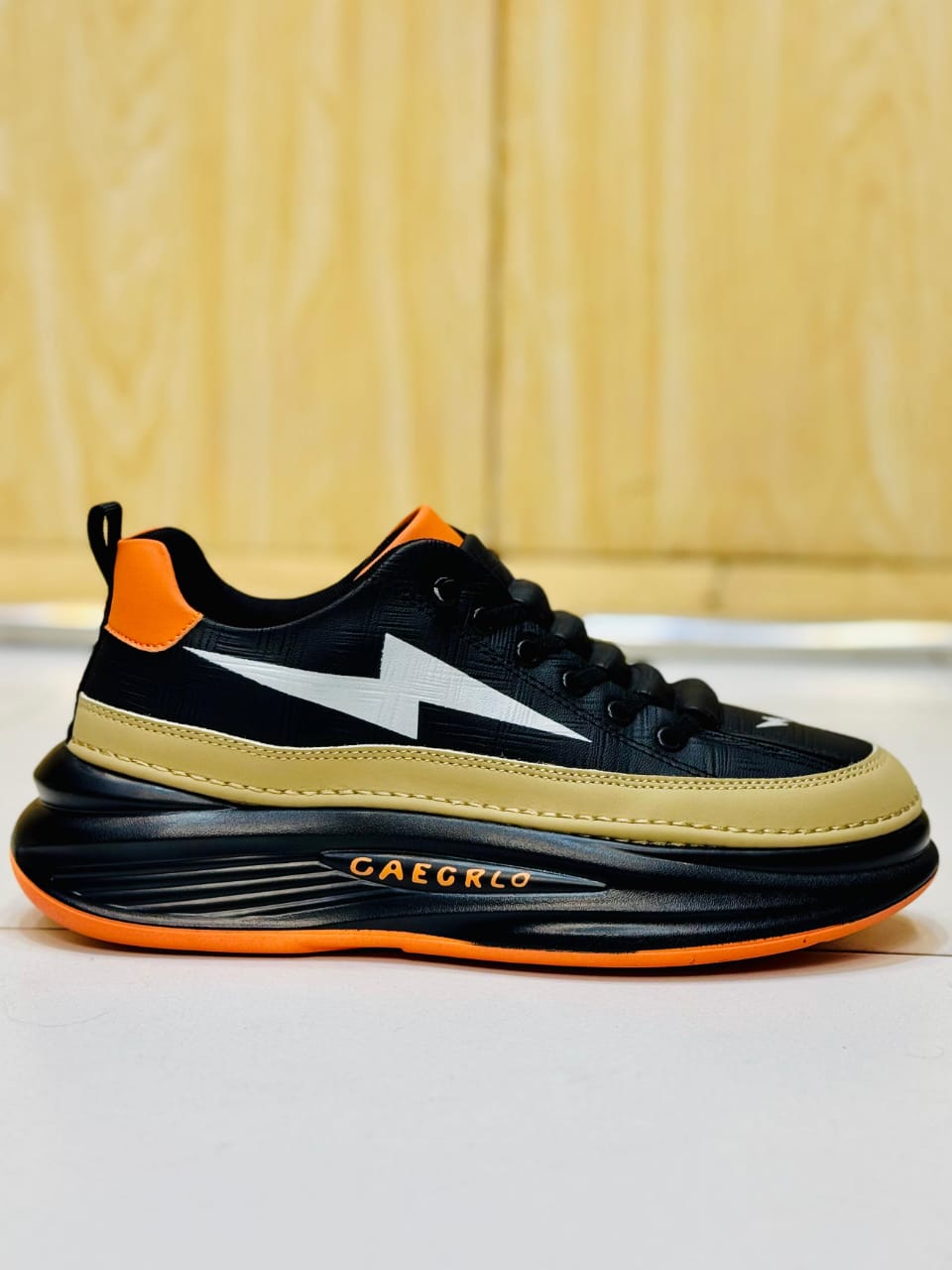 Gaegrlo Thunderbolt Sneakers