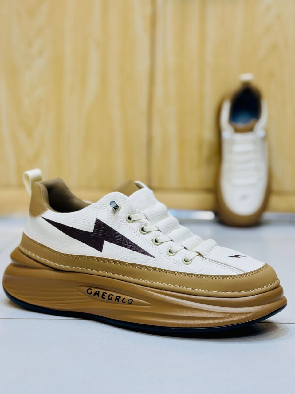 Gaegrlo Thunderbolt Sneakers