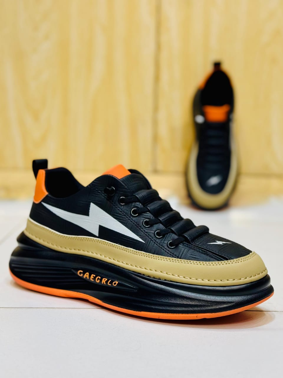 Gaegrlo Thunderbolt Sneakers