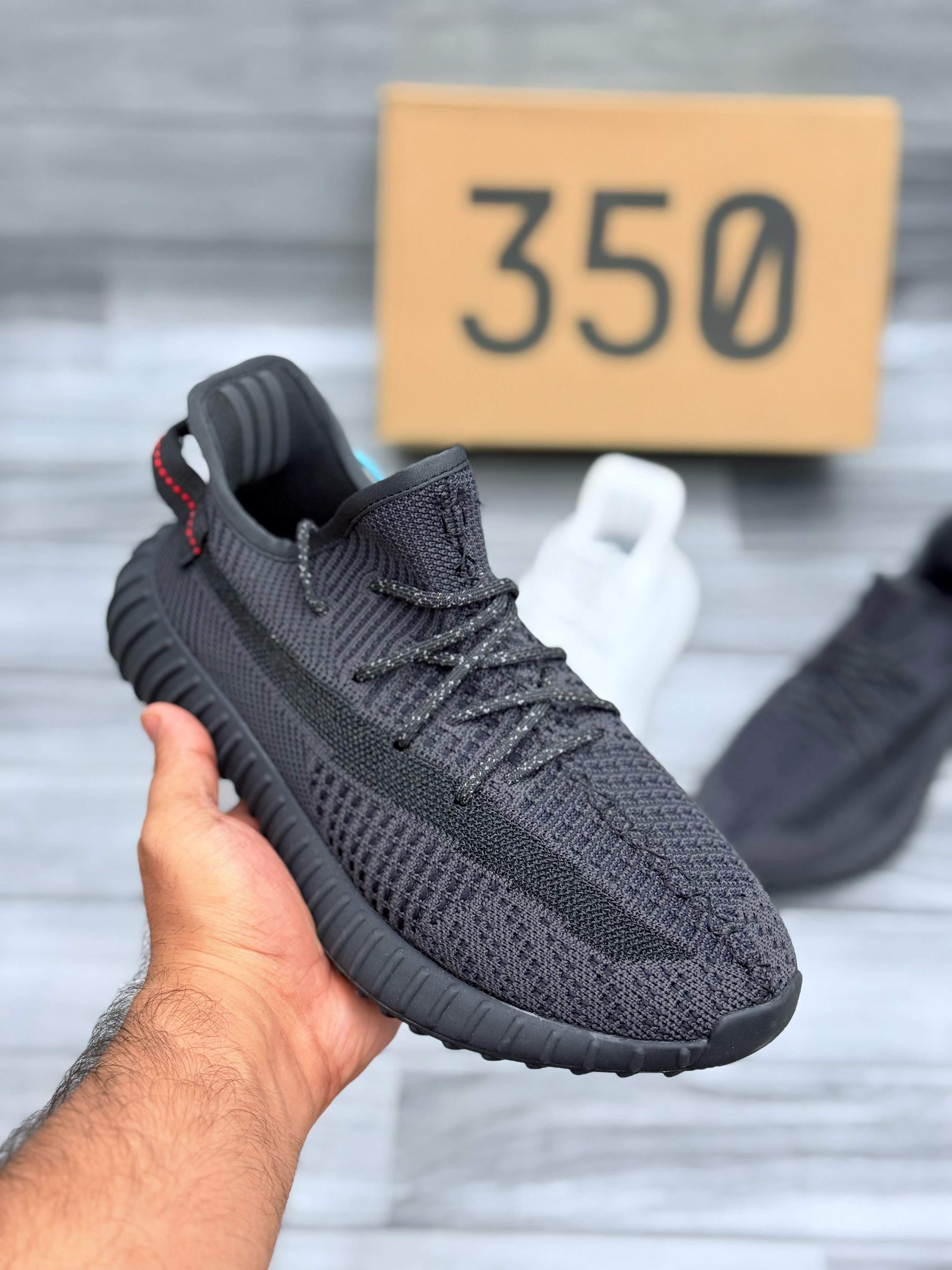 Yeezy Boost 350 V2 “Black Static” – Sleek All-Black Streetwear Icon