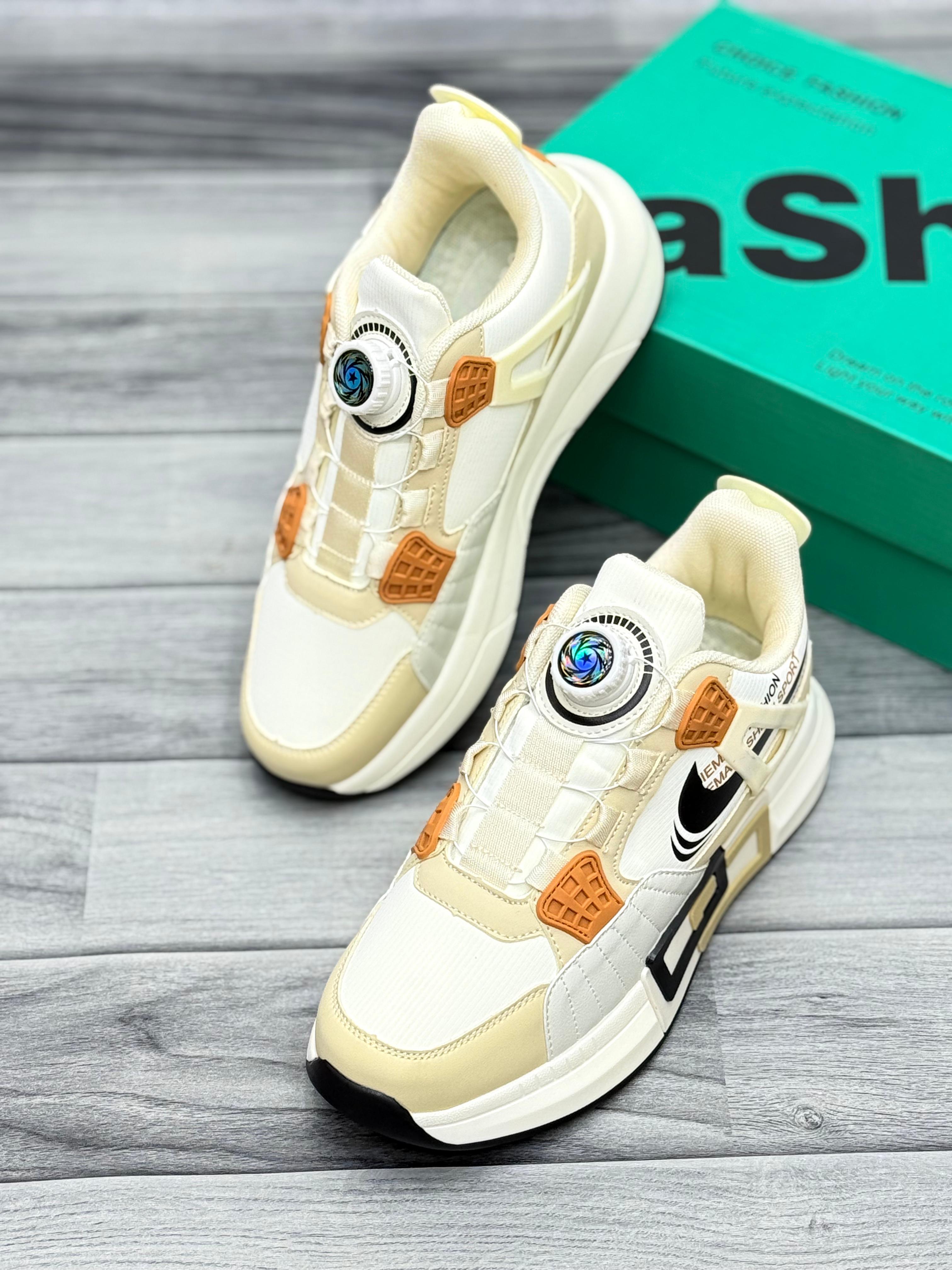 Men's Fashion Sneakers – Black & White Trendy Sports Shoes